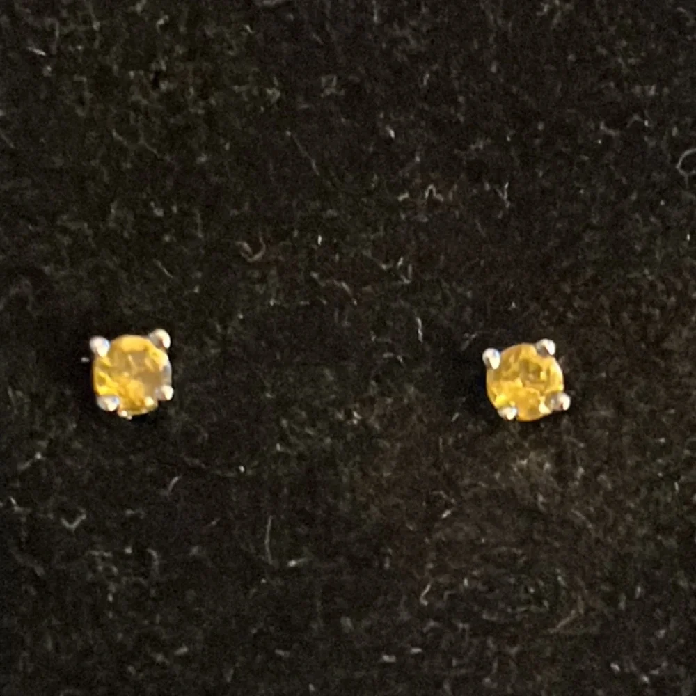 NWOT set of 4 sterling silver CZ Mini stud earrings Clear, pink, blue, & yellow. - Picture 5 of 8